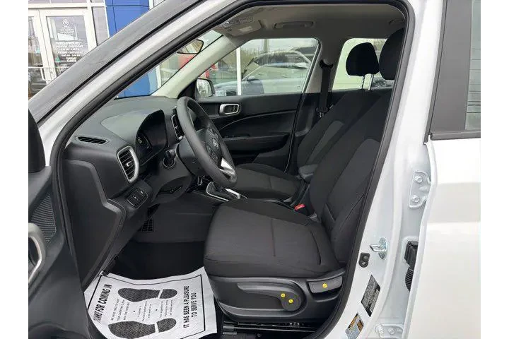 $20977 : Hyundai VENUE 2026 SE 4dr Cr image 10