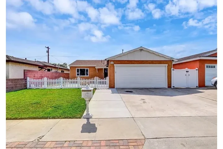 $2950 : Lovely home 4 rent image 2