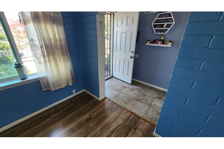 $1800 : Renta de cuarto  sala y baño image 1