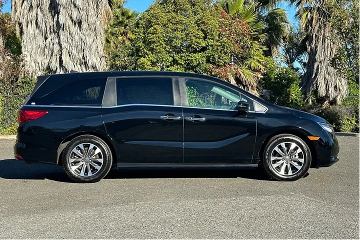 $32788 : Honda Odyssey 2024 EX-L 4dr image 2