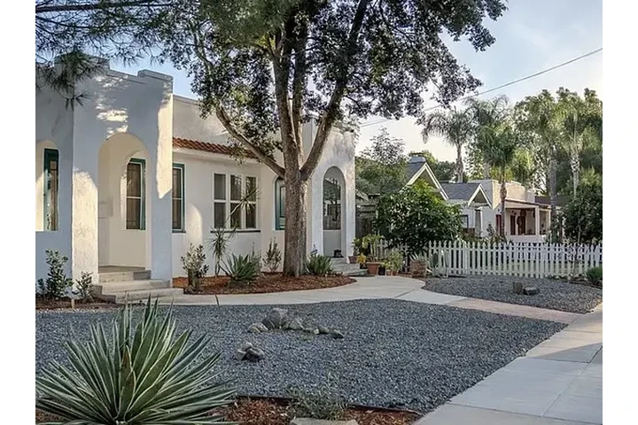 $1700 : HOUSE FOR RENT image 2