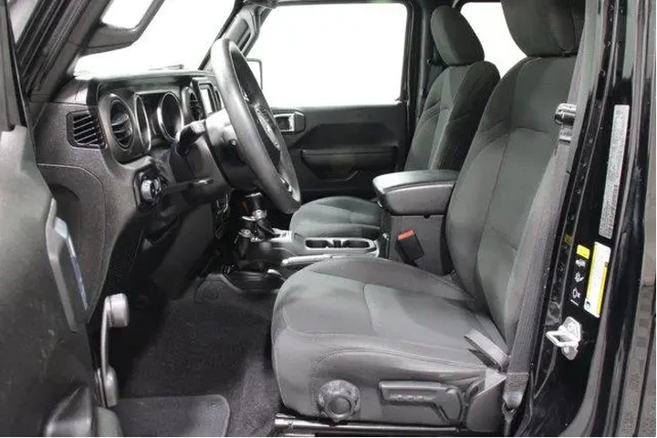 $29981 : Jeep Wrangler Unlimited 2021 image 3