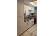 $1400 : Santa Ana Renta- Available thumbnail