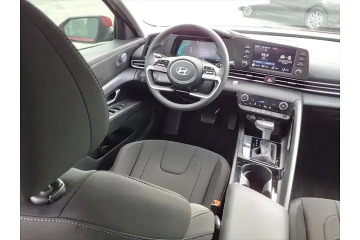 $26739 : Hyundai ELANTRA Hybrid 2025 image 9