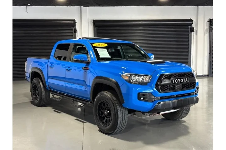 2019 Toyota Tacoma Double image 3