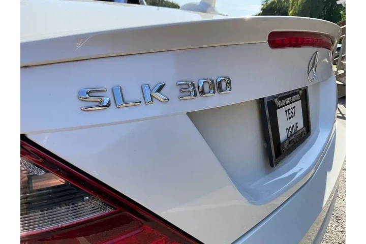 $18985 : Mercedes-Benz SLK 2016 SLK 3 image 9