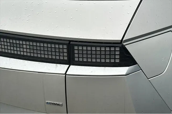 $34990 : Hyundai IONIQ 5 2024 AWD Dis image 6