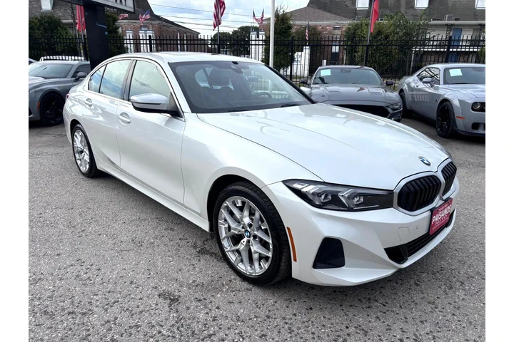 2025 BMW 3 Series 330i Sedan image 2