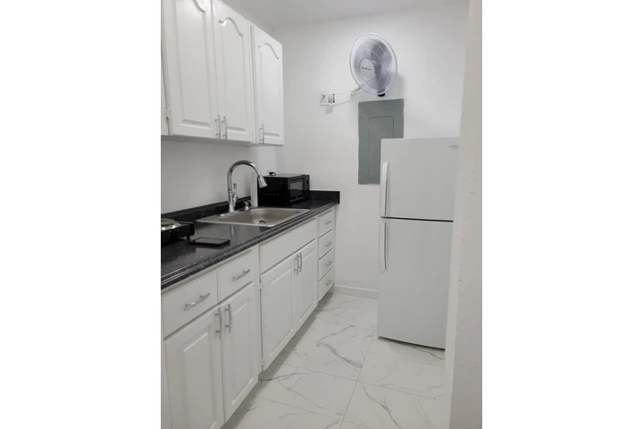 $1600 : Se renta efficiency image 8