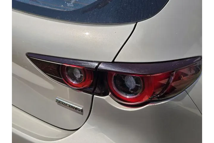 $18911 : Mazda Mazda3 Hatchback 2024 image 8