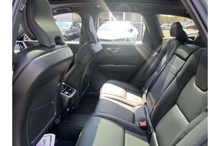 $26000 : Volvo XC60 2020 AWD T5 Inscr image 9