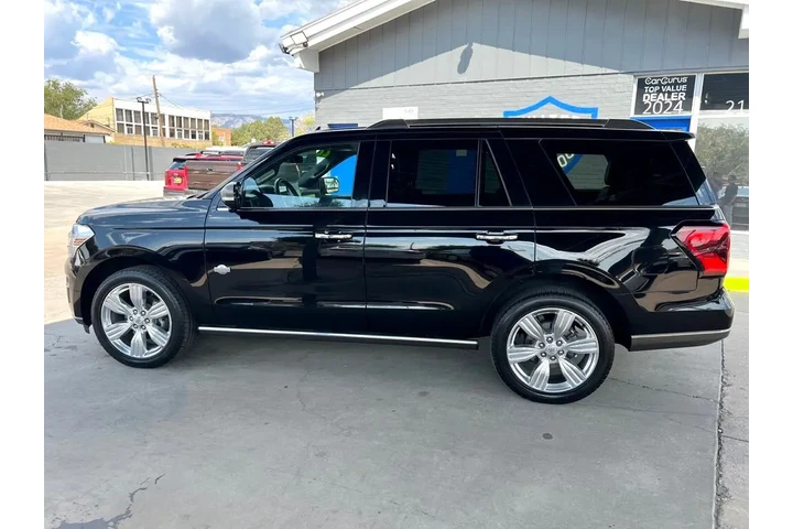 2022 Expedition King Ranch 4WD image 8