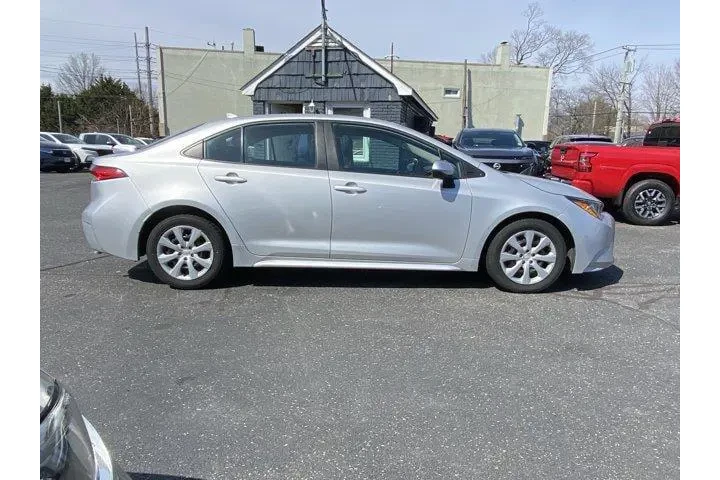 $16134 : Toyota Corolla 2023 LE 4dr S image 3