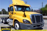 $24995 : Used 2015 CASCADIA Tractor Tr thumbnail