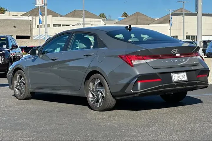 $27109 : Hyundai ELANTRA Hybrid 2025 image 5