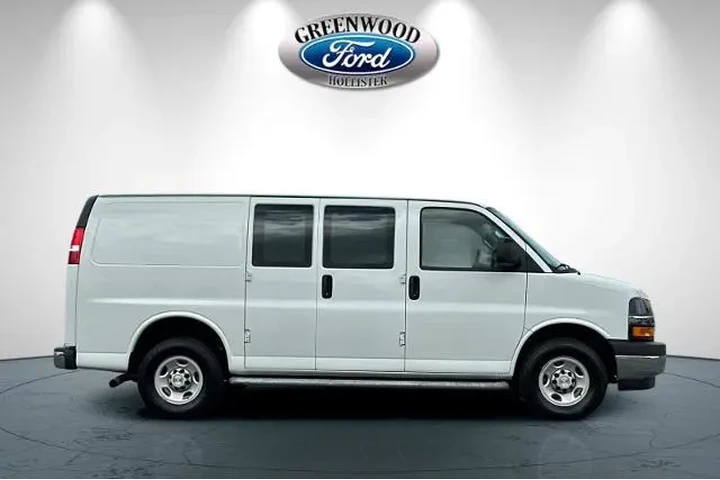 $32991 : Chevrolet Express 2023 2500 image 3
