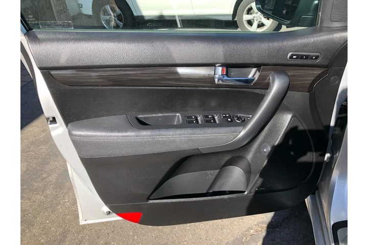 $6990 : 2012 Sorento SX 4WD image 10