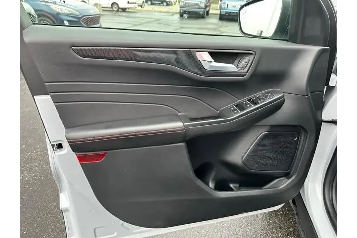 $26900 : Ford Escape 2025 AWD ST-Line image 10