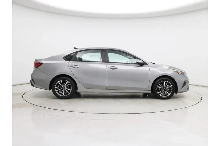 $16998 : Kia Forte 2024 LXS 4dr Sedan image 7