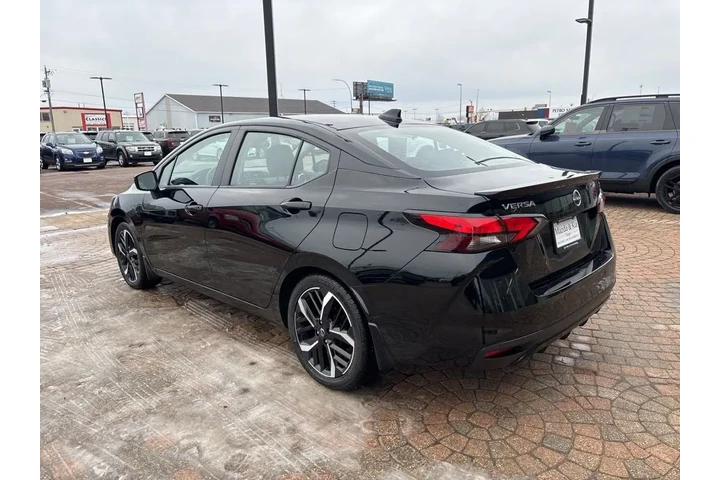 $17798 : 2023 Versa 1.6 SR image 7