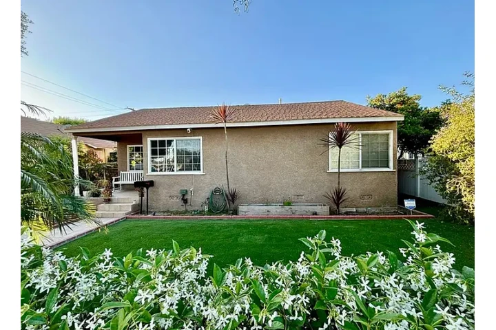 $2550 : Welcome to this beautifully 4b image 1