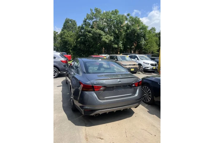 $12999 : 2020 Altima 2.5 SR image 6