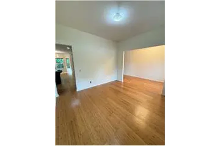 $3200 : Rental property with 4 bedro image 7