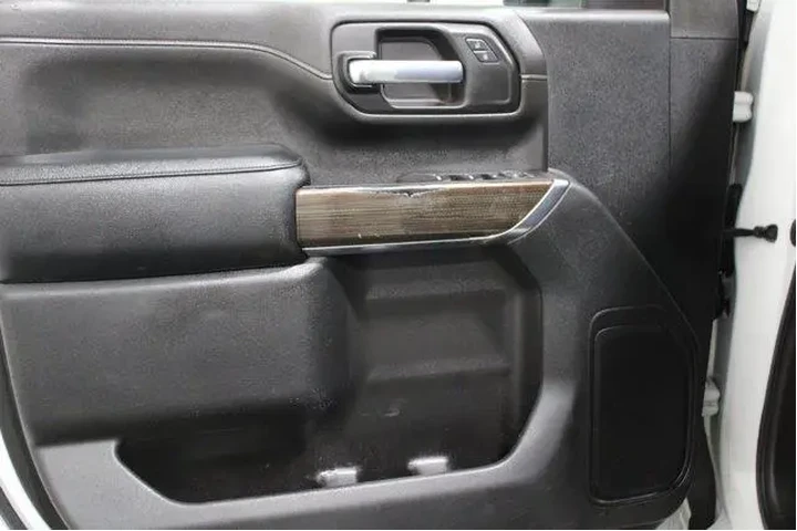 $39981 : Chevrolet Silverado 2500HD 2 image 3