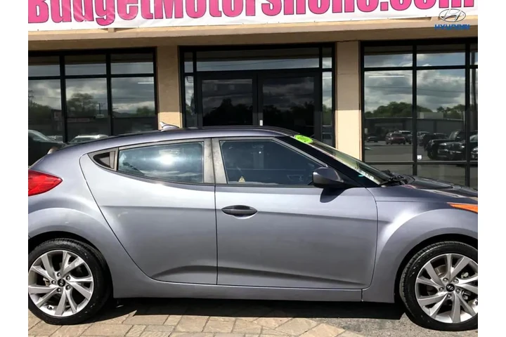 $9990 : 2017 Veloster Base 6AT image 1