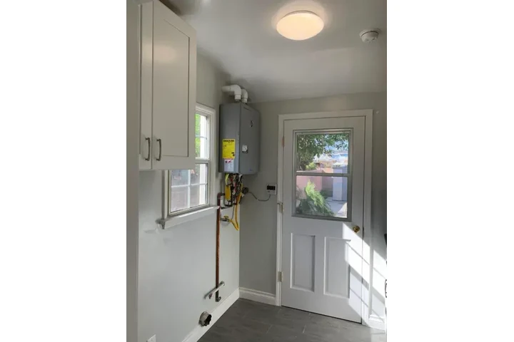 $1600 : Pico Rivera Available!!! image 2