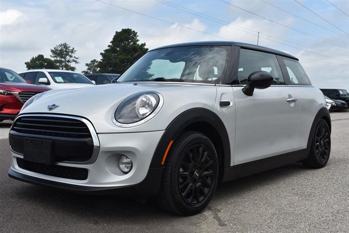 2019 Hardtop 2 Door Cooper image 1