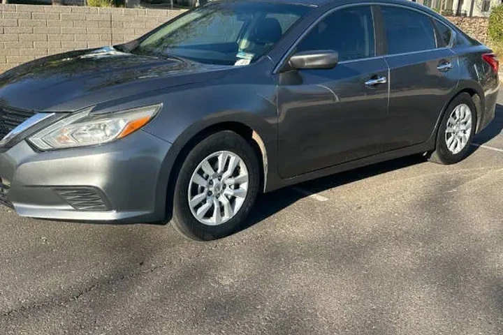 $8295 : 2016 Altima 2.5 S image 3