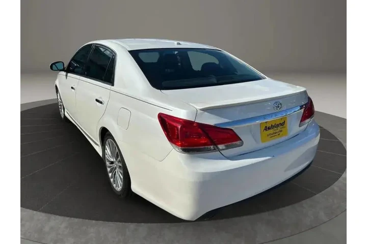 $13900 : 2012 Avalon Limited image 6