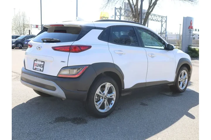 $16777 : Hyundai KONA 2022 AWD SEL 4d image 9