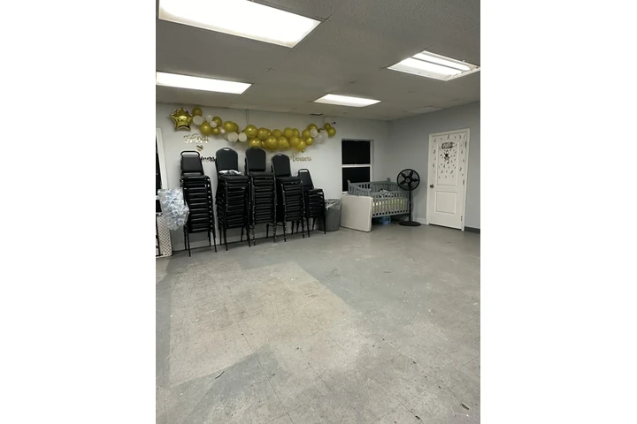 $200000 : Iglesia De Renta image 5