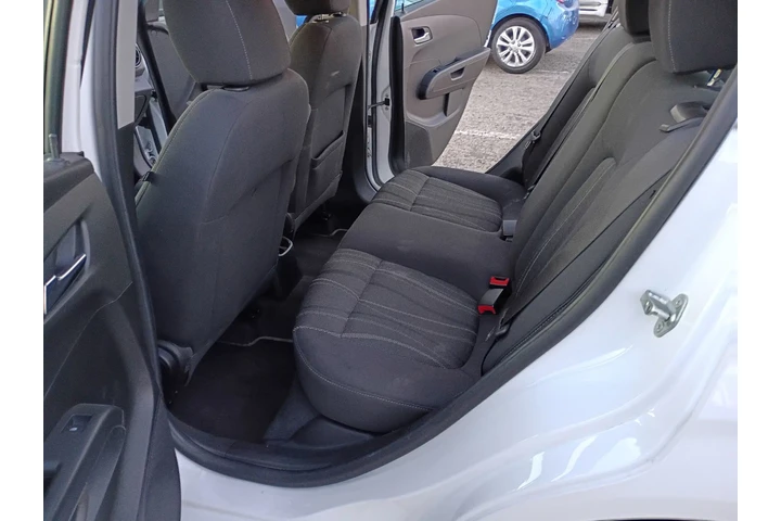 $4600 : 2016 chevrolet sonic LT image 6