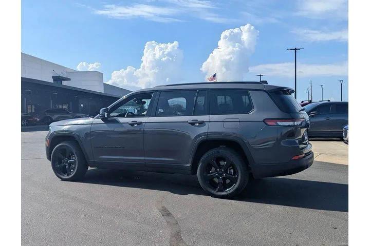 $30990 : Jeep Grand Cherokee L 2023 4 image 4
