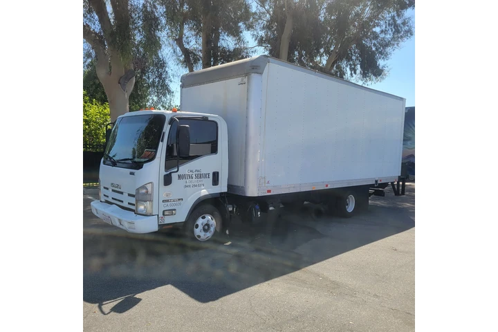 $19000 : 2015 Isuzu Box Truck image 2