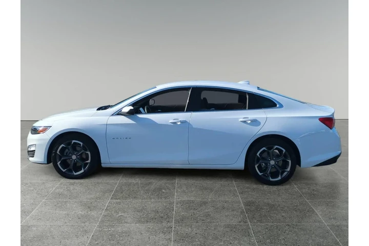 $19950 : Chevrolet Malibu 2024 LT 4dr image 2