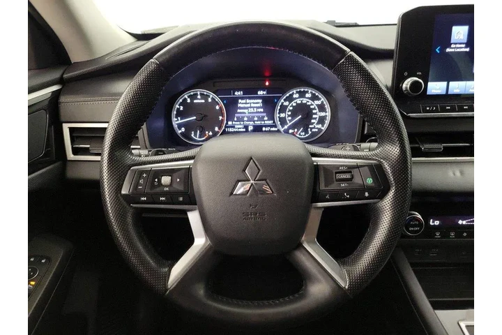 $17998 : Mitsubishi Outlander 2022 SE image 10