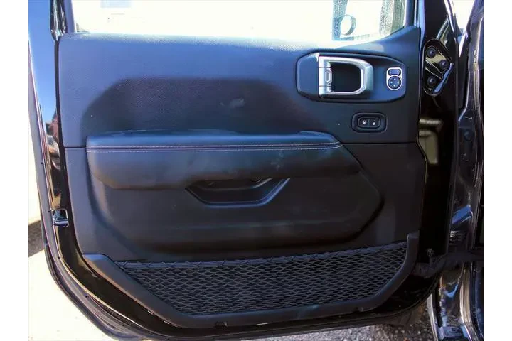 $30578 : Jeep Wrangler 2023 4x4 Sahar image 6