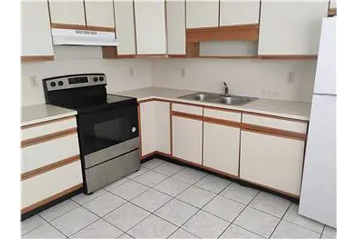 $2500 : Rental property with 3 bedro image 8