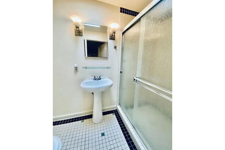 $1500 : Move in Today image 9