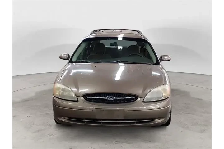 $3261 : Ford Taurus 2002 SE 4dr Wago image 8