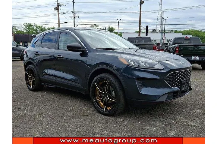 $18105 : Ford Escape Plug-In Hybrid 2 image 7