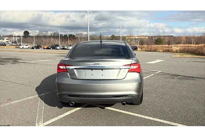 $8799 : Chrysler 200 2013 Limited 4d image 9