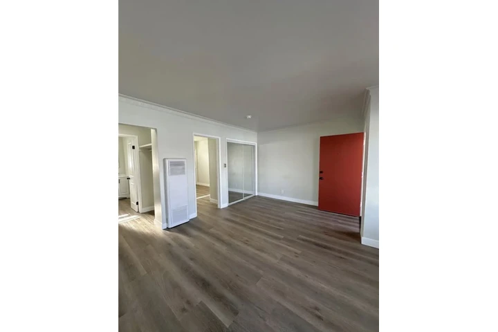 $1520 : 1 Bedroom Apt in Hawthorne image 3