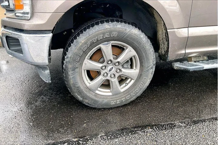 $27941 : Ford F-150 2020 4x4 XLT 4dr image 4