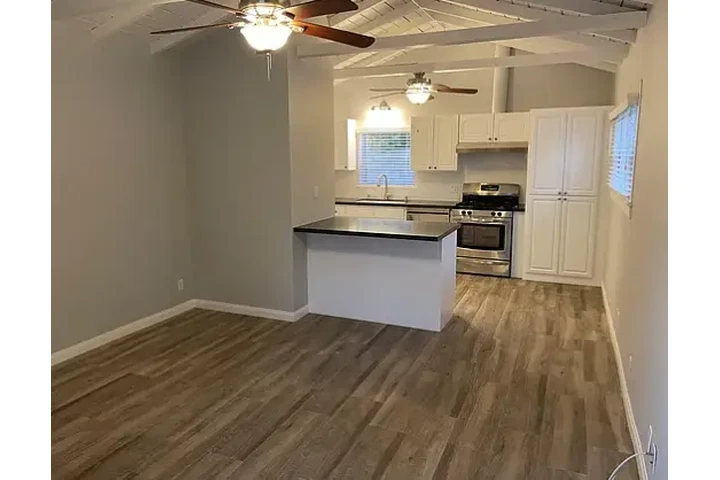 $1000 : Santa Ana, 1 dormitorio, 1 ba image 1