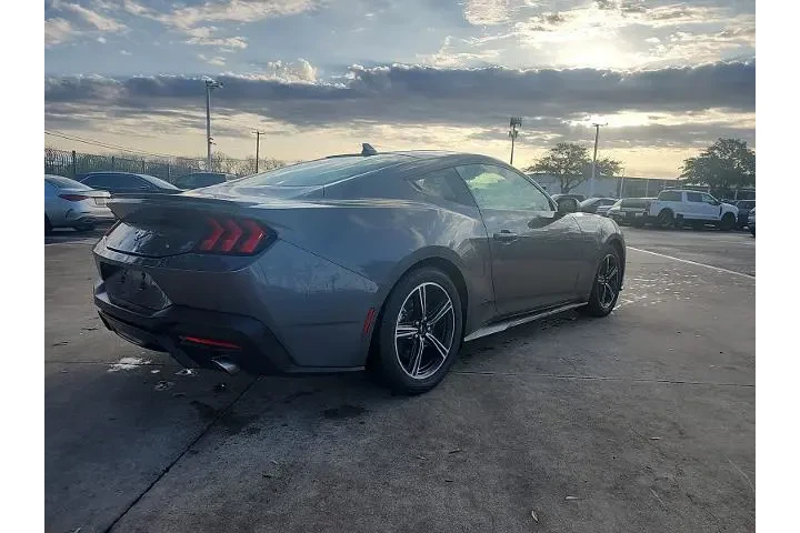 $29595 : Ford Mustang 2024 EcoBoost 2 image 3